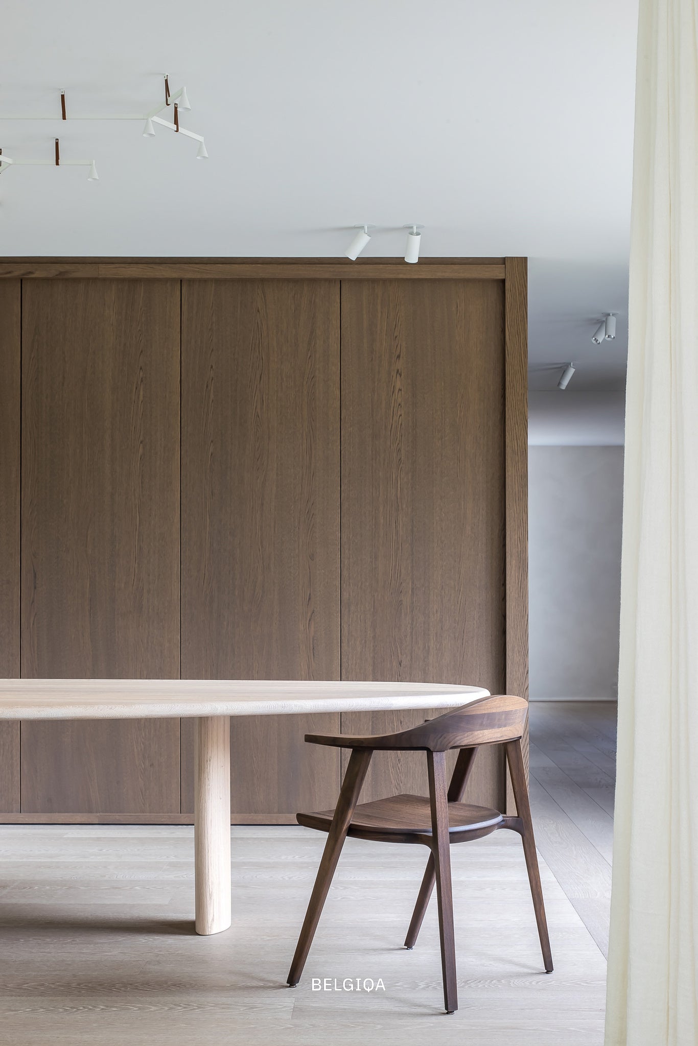 Oak Eight / BQO 806 Rich Greige